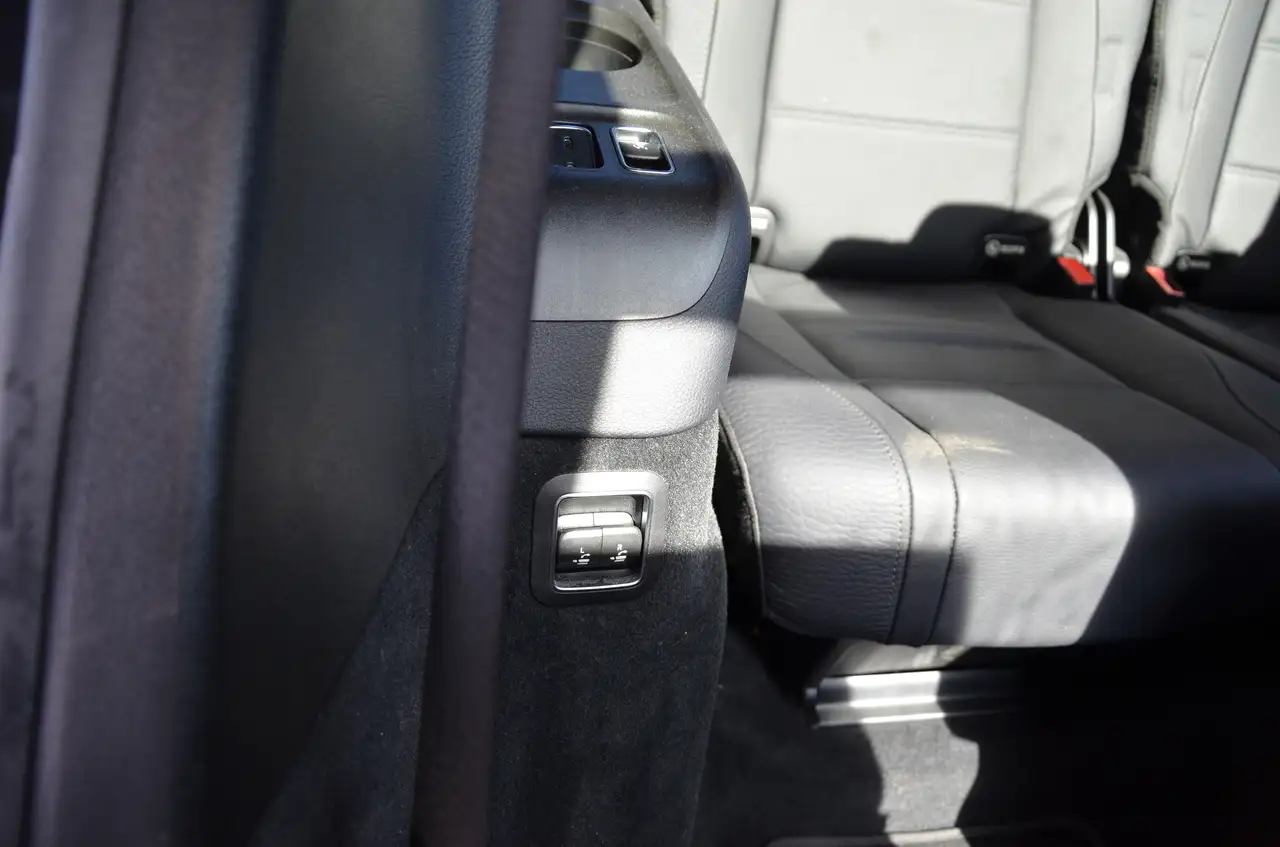 Mercedes-Benz GLS - Image 18