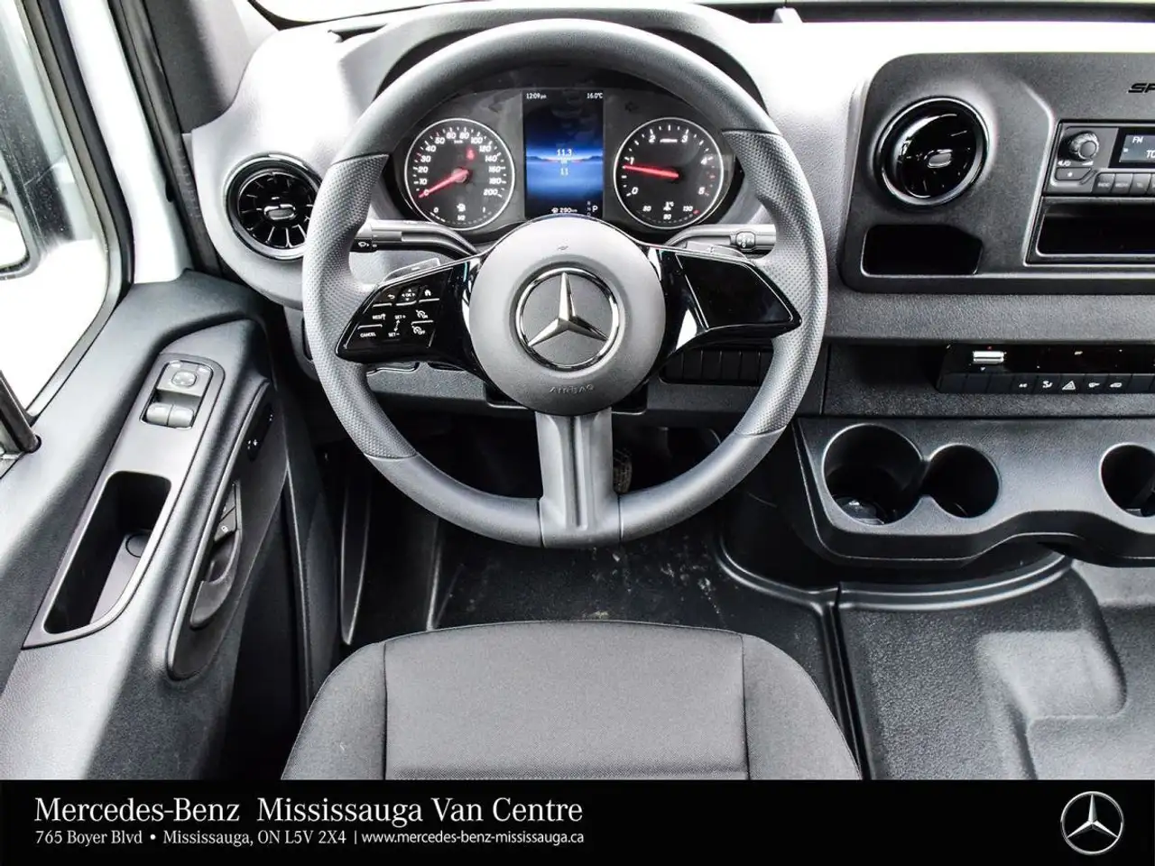 Mercedes-Benz Sprinter - Image 16