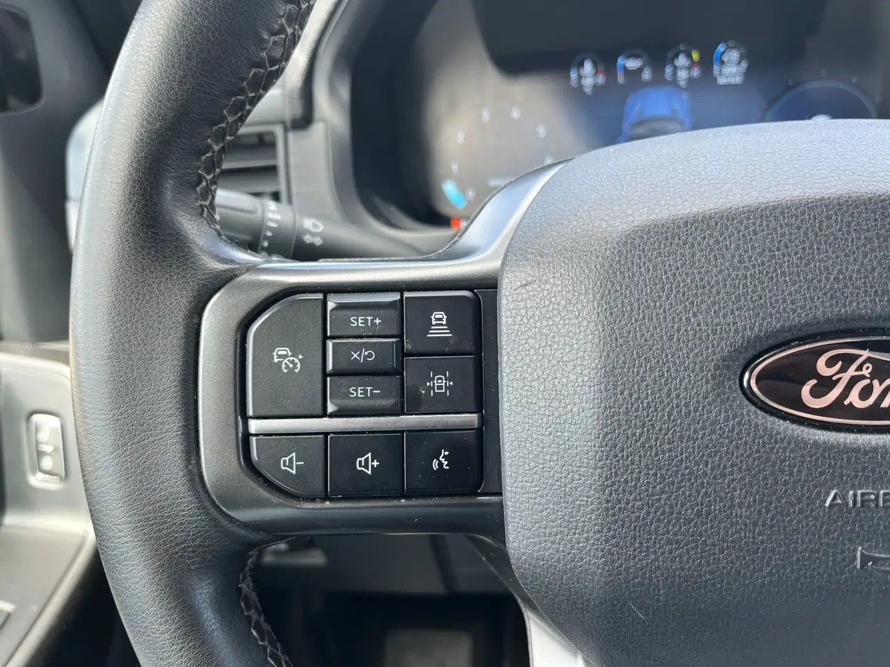 Ford F-150 - Image 23