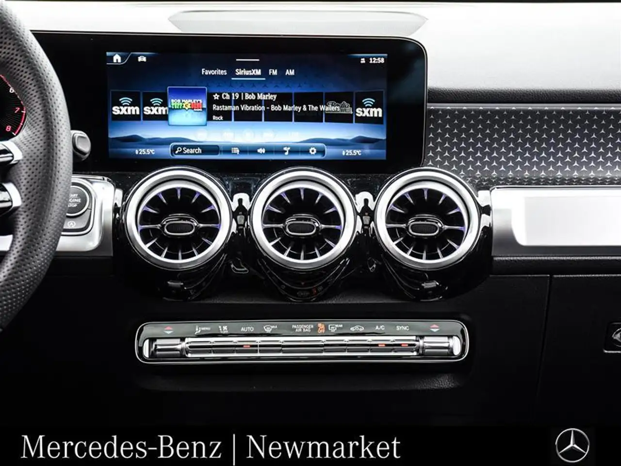 Mercedes-Benz GLB - Image 19