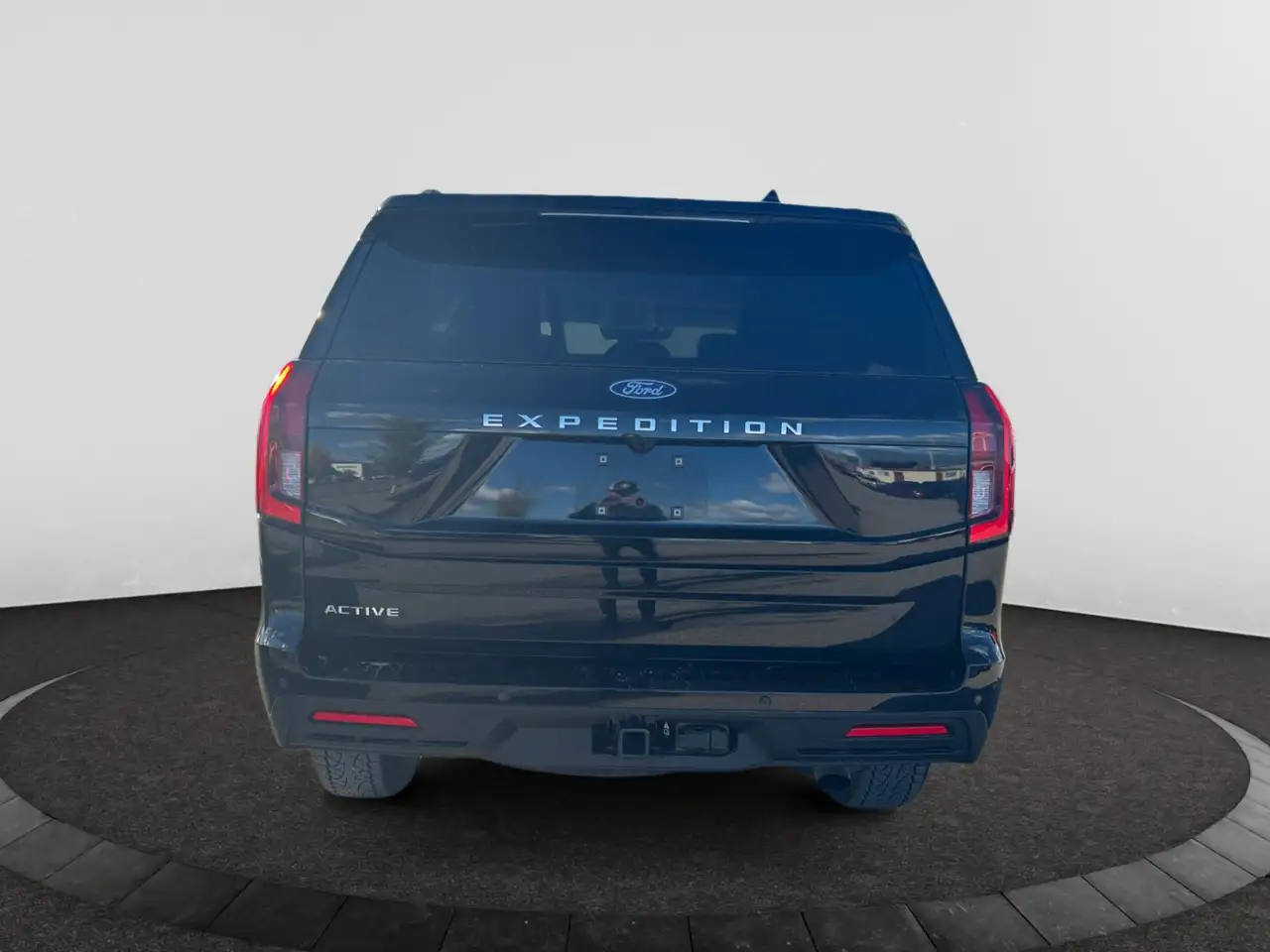 Ford Expedition - Image 4