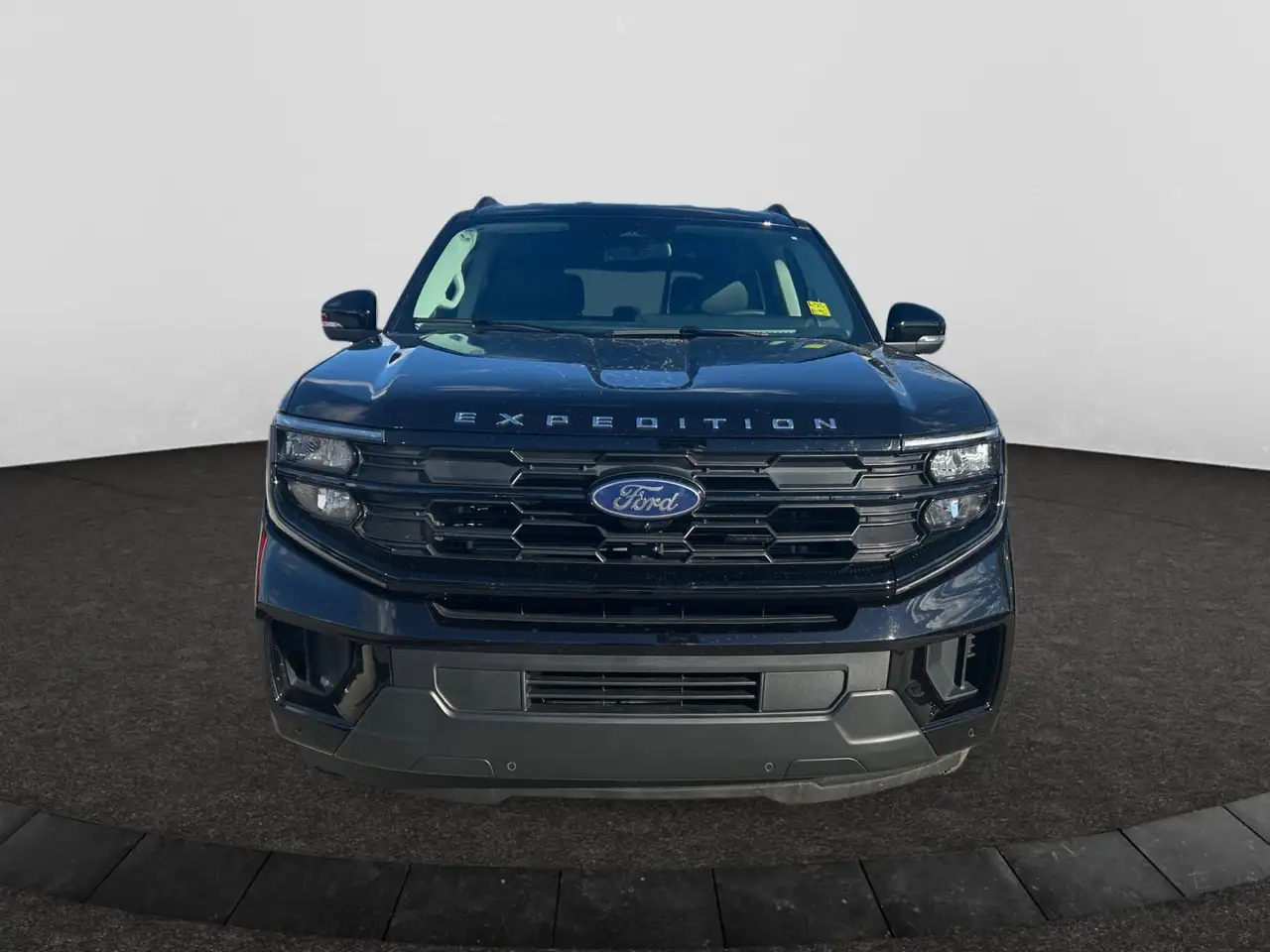 Ford Expedition - Image 8