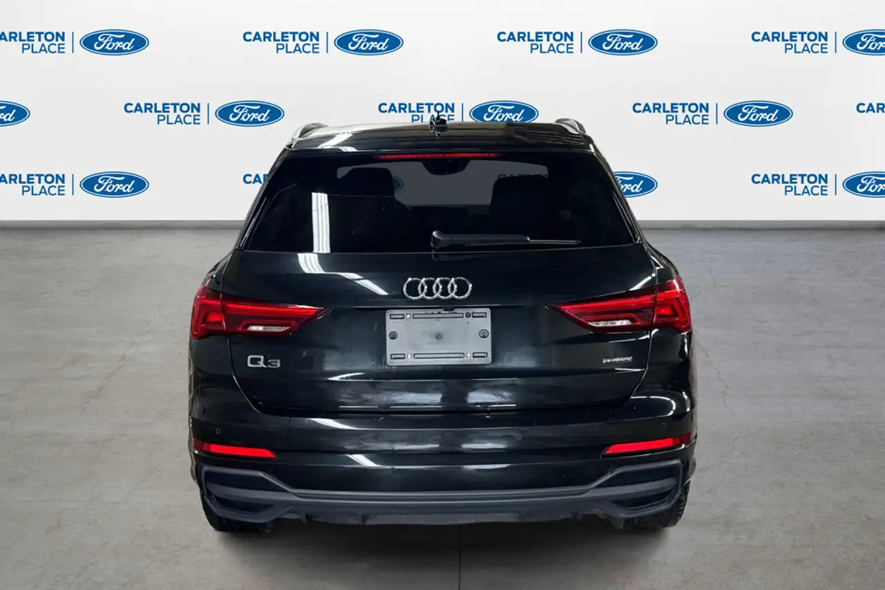 Audi Q3 - Image 6