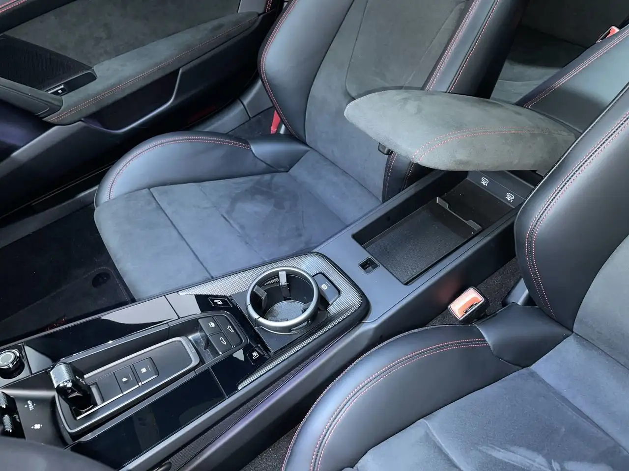 Porsche 911 - Image 29