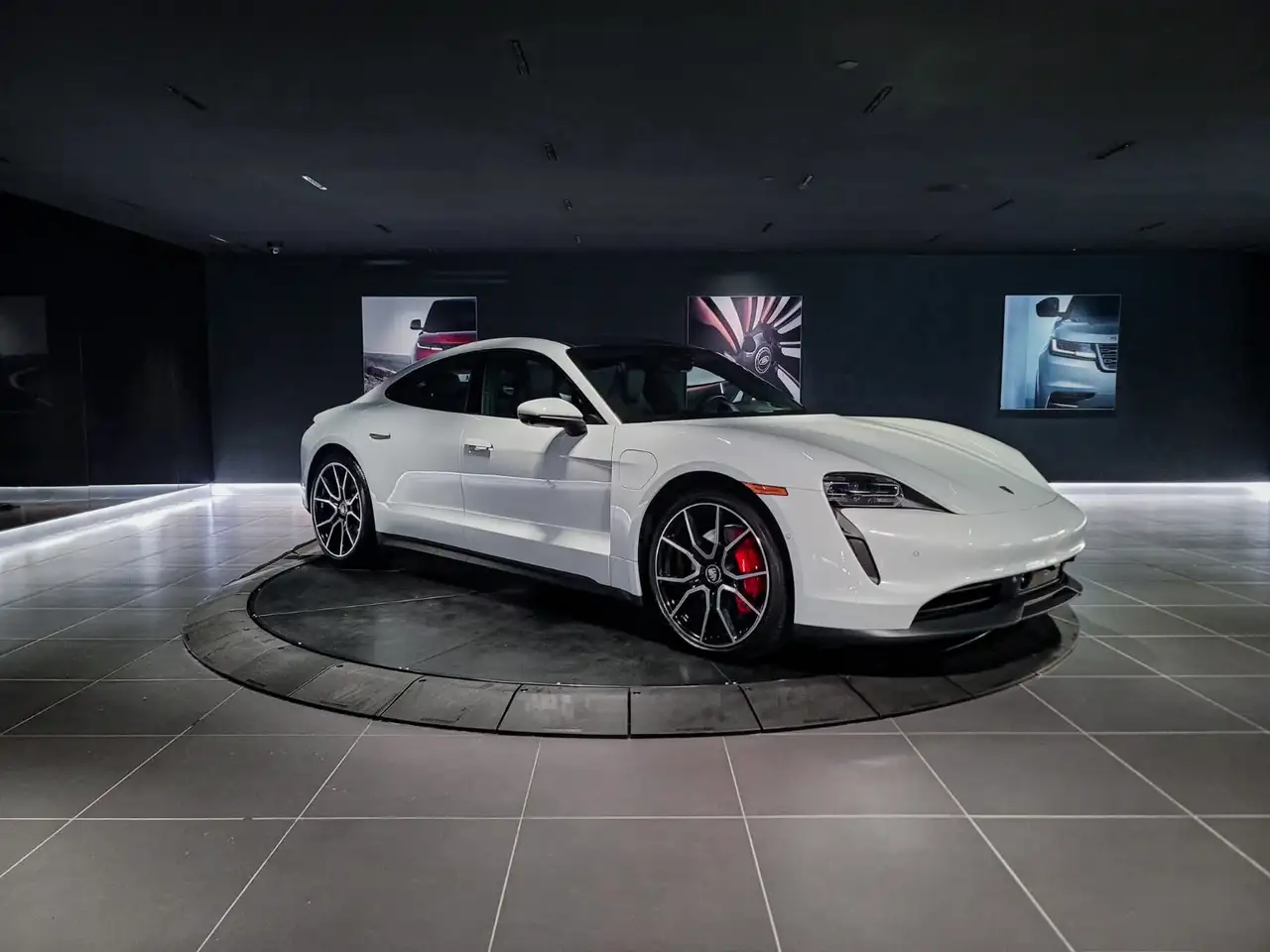 Porsche Taycan - Image 5