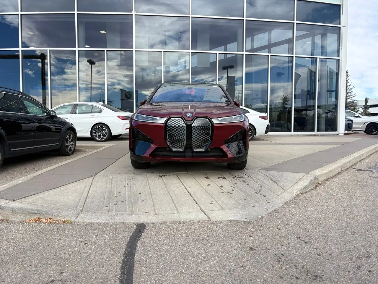 BMW iX - Image 2