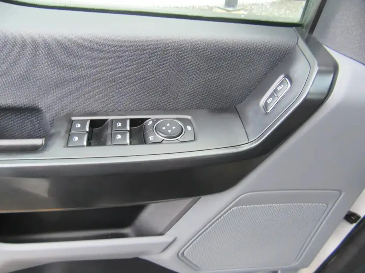 Ford F-150 - Image 7