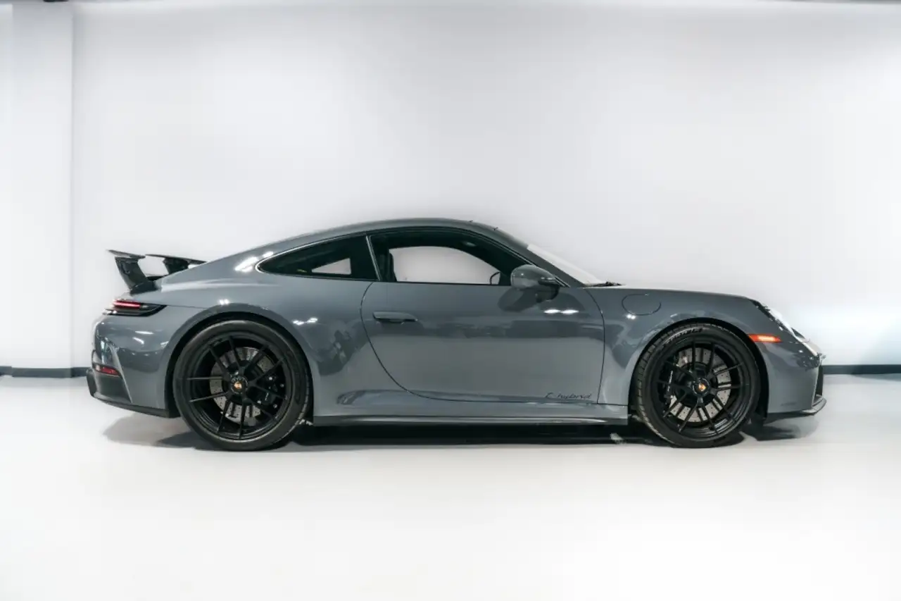 Porsche 911 - Image 3