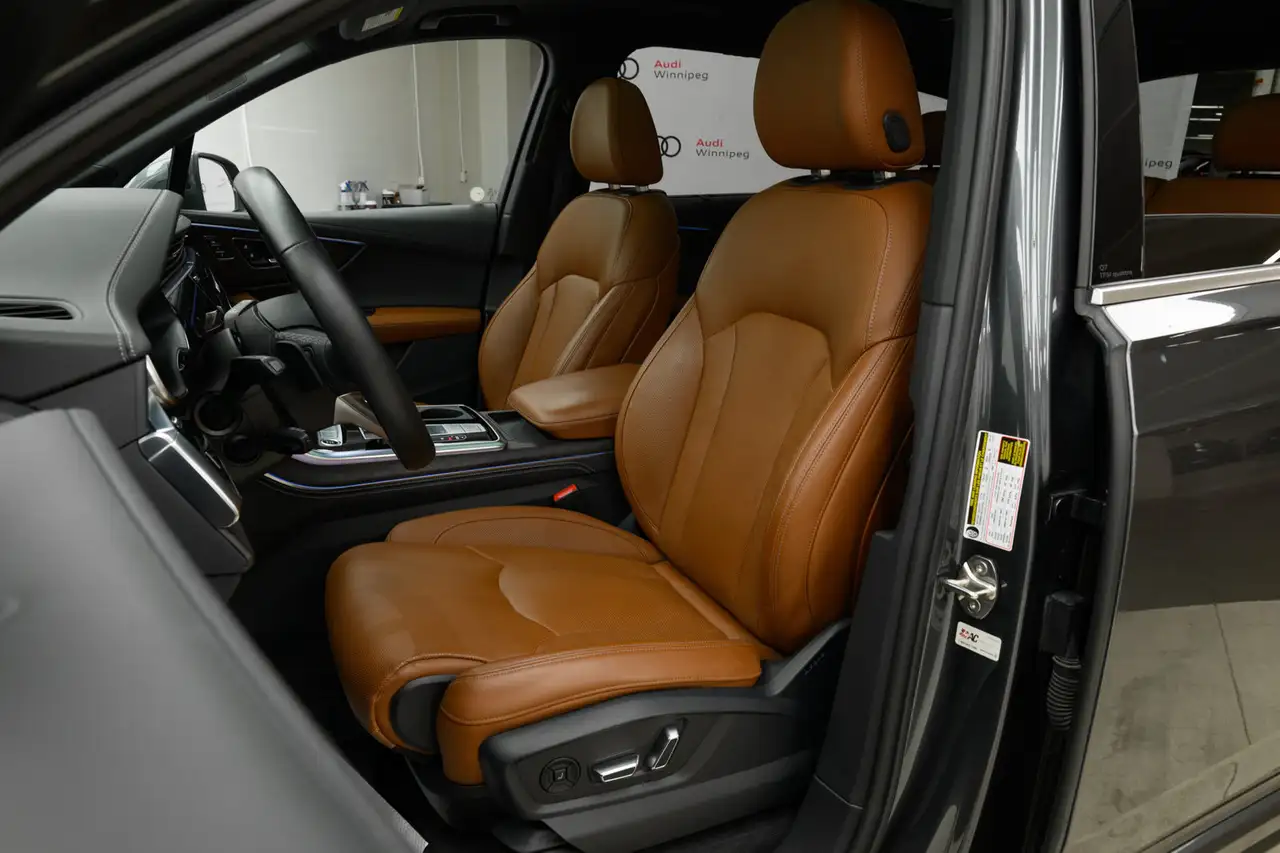Audi Q7 - Image 25