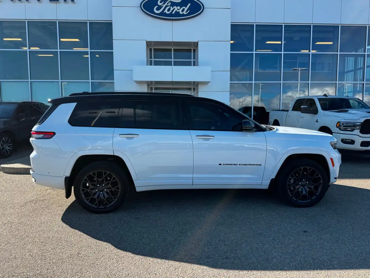 Jeep Grand Cherokee - Image 8