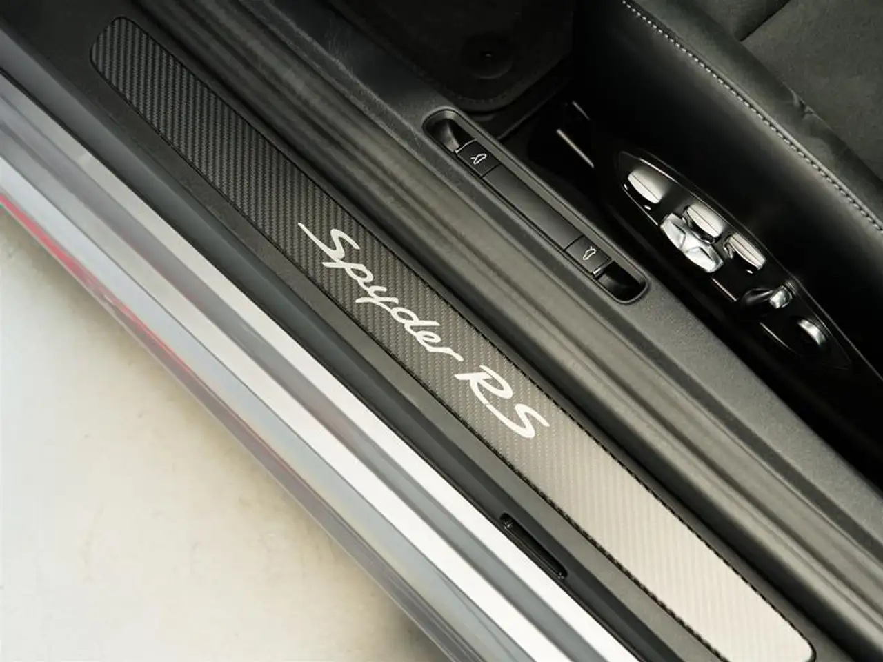 Porsche 718 Spyder - Image 40