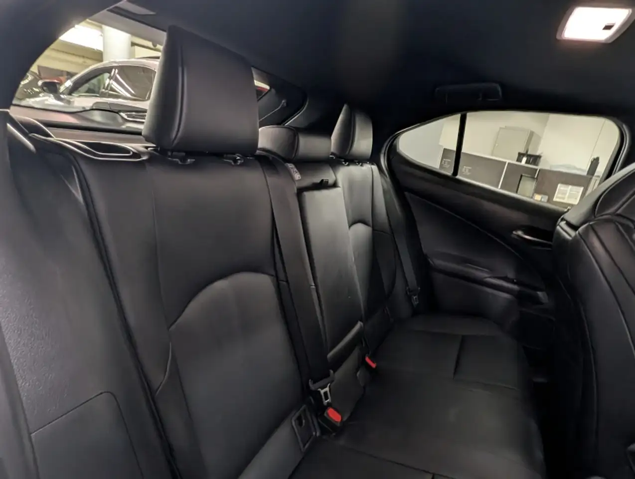Lexus UX 250h - Image 16