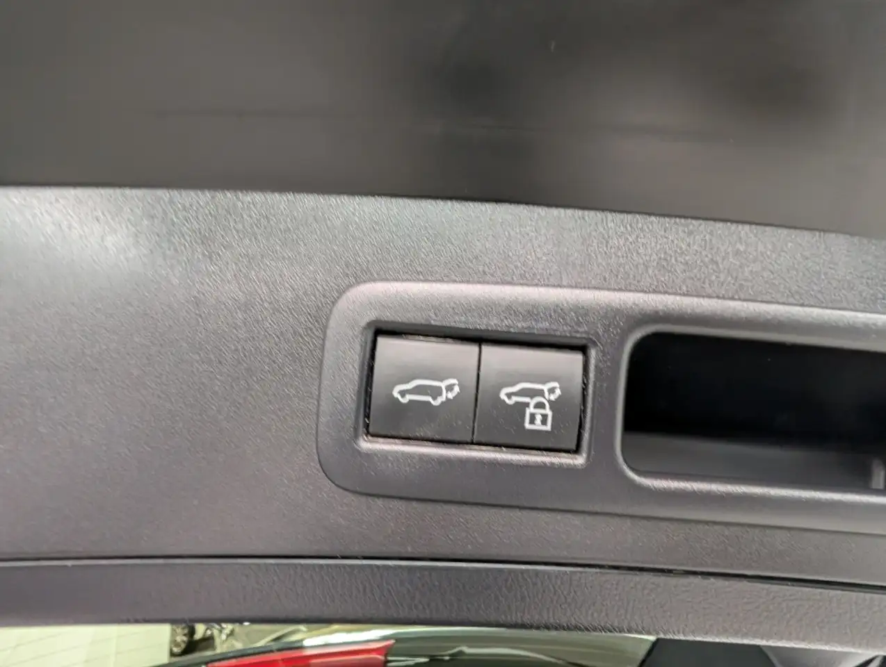 Lexus UX 250h - Image 31