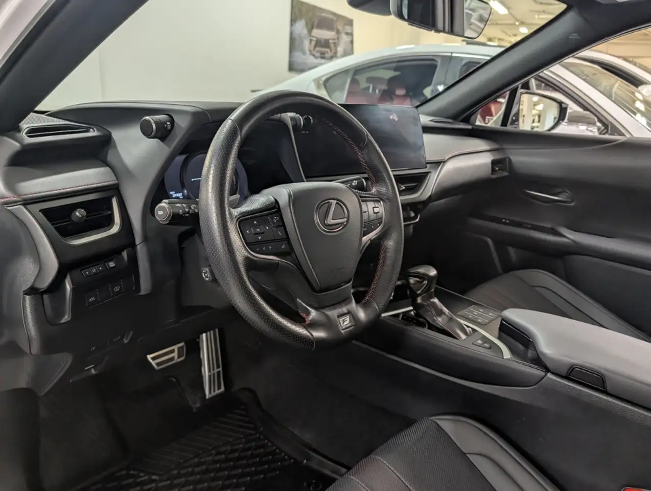 Lexus UX 250h - Image 27