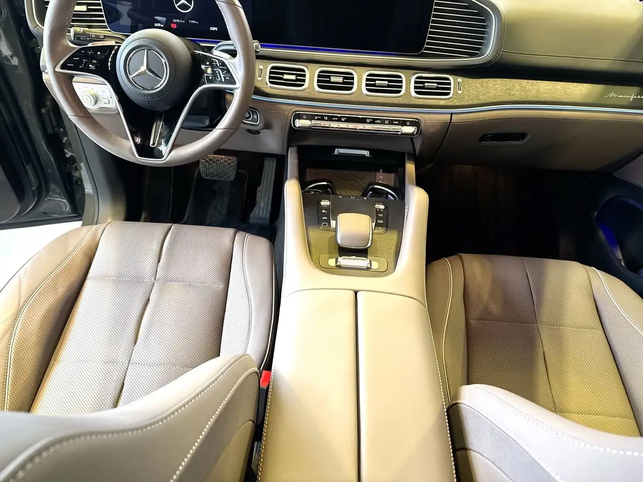 Mercedes-Benz GLE - Image 25
