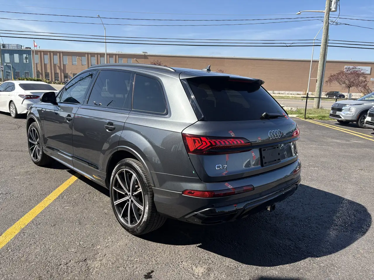 Audi Q7 - Image 6