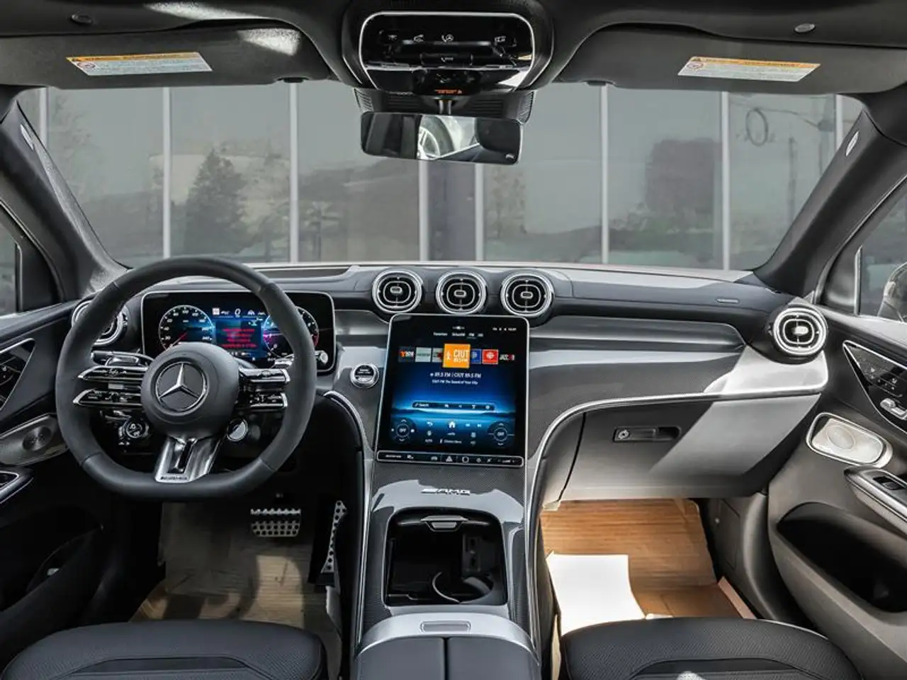 Mercedes-Benz GLC - Image 27