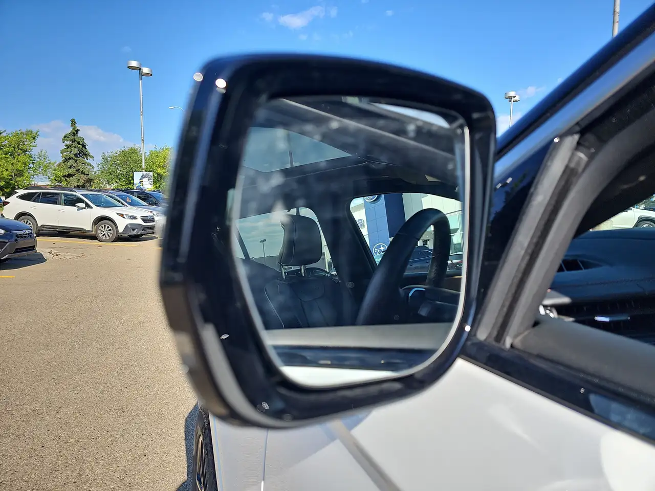 Jeep Grand Cherokee - Image 15
