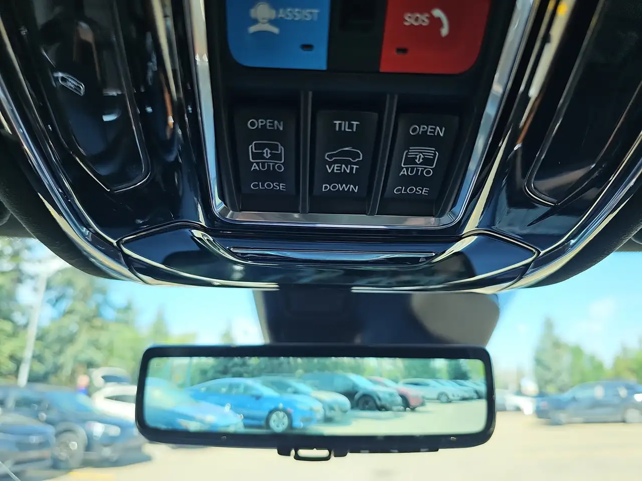 Jeep Grand Cherokee - Image 24