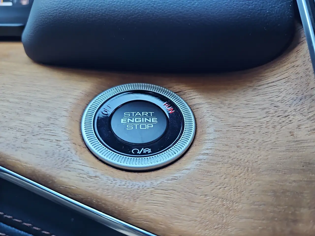 Jeep Grand Cherokee - Image 23