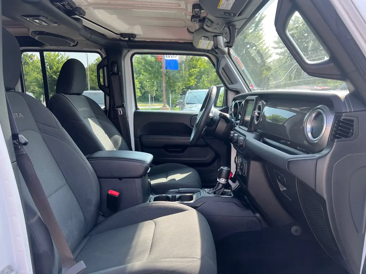 Jeep Wrangler - Image 24