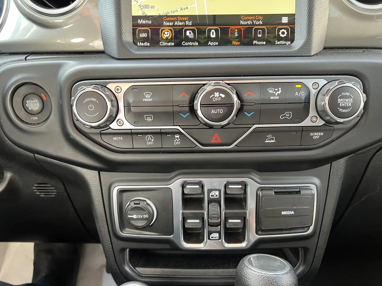 Jeep Wrangler - Image 26