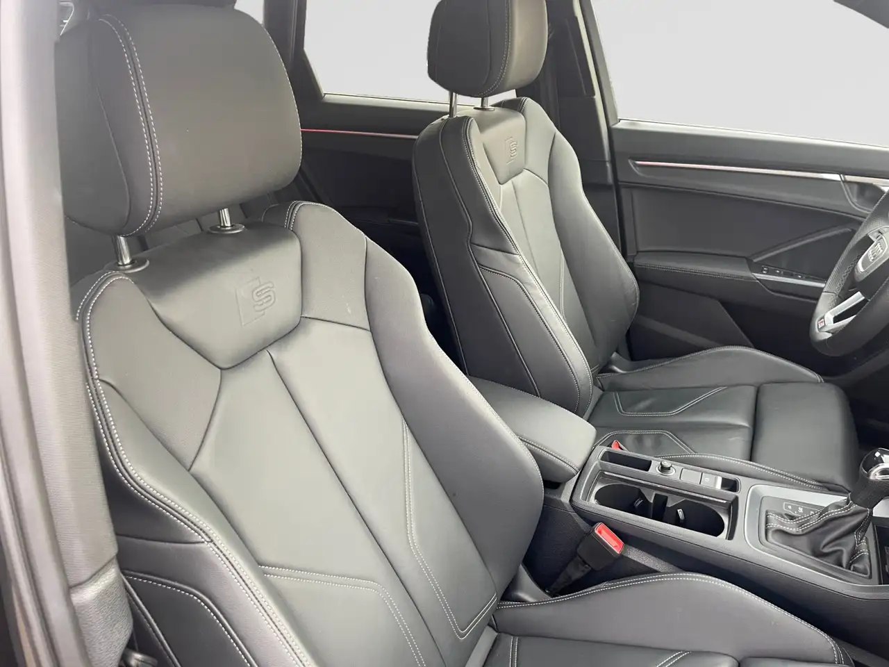 Audi Q3 - Image 12