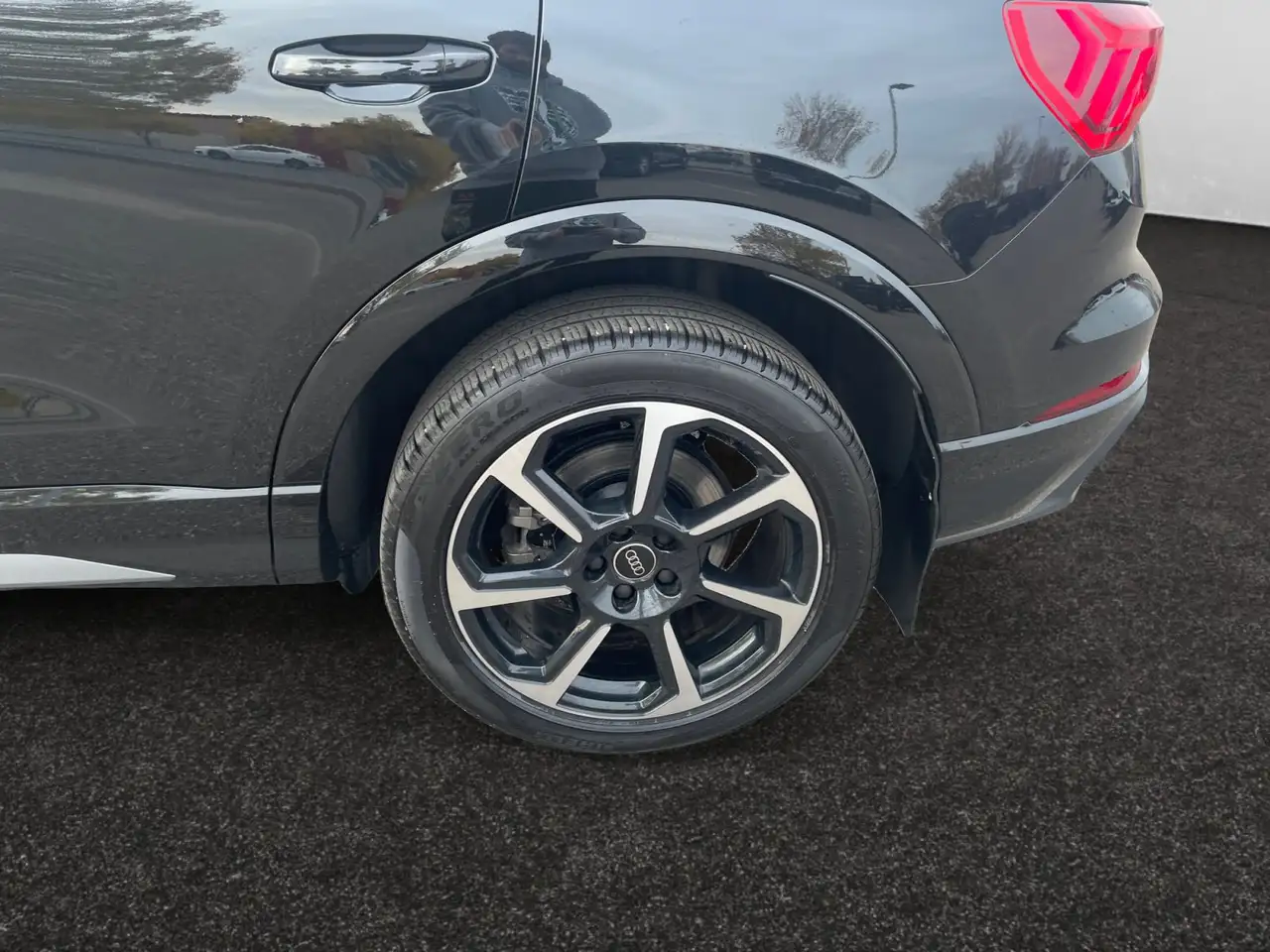 Audi Q3 - Image 9