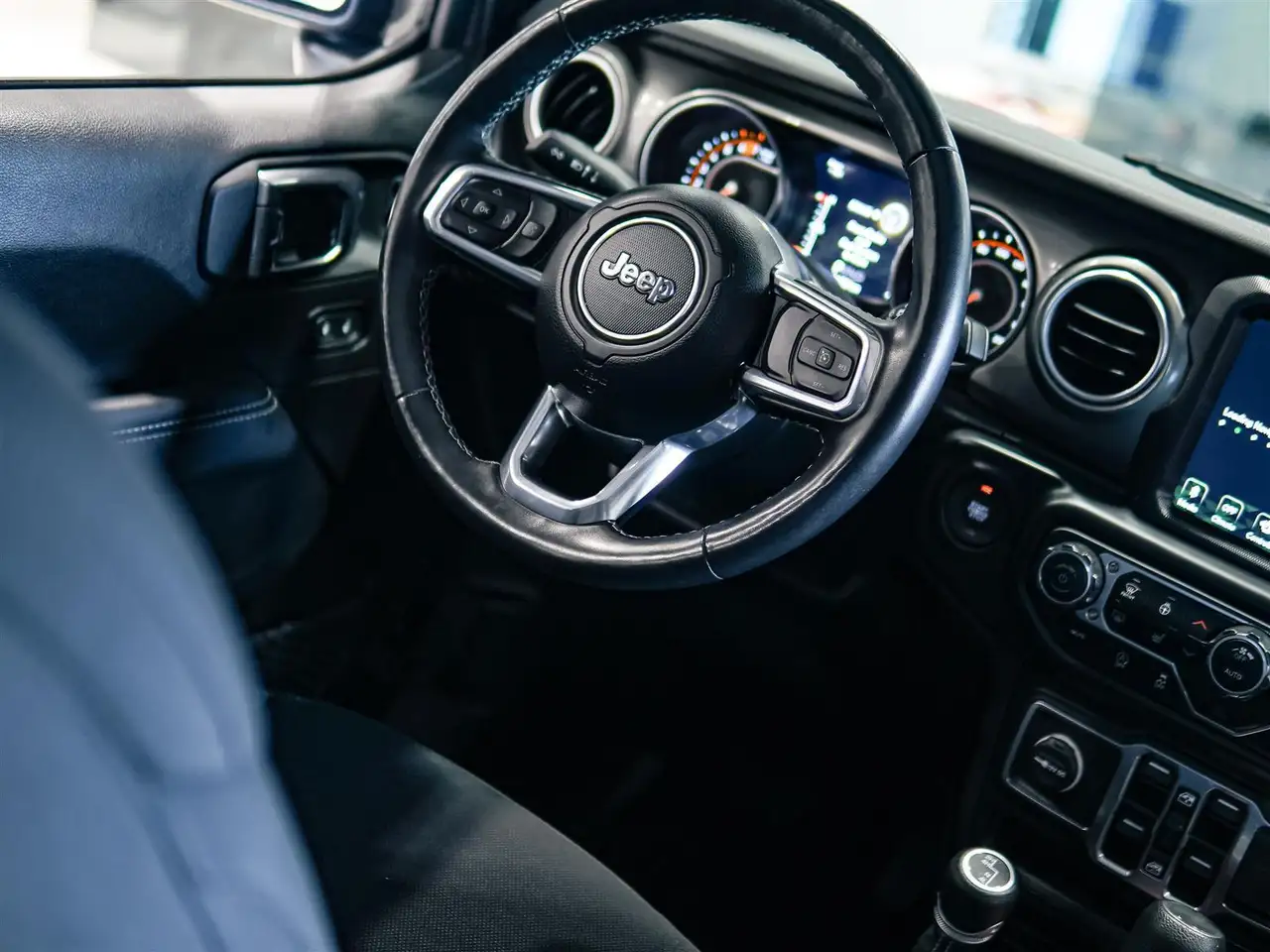 Jeep Wrangler - Image 13