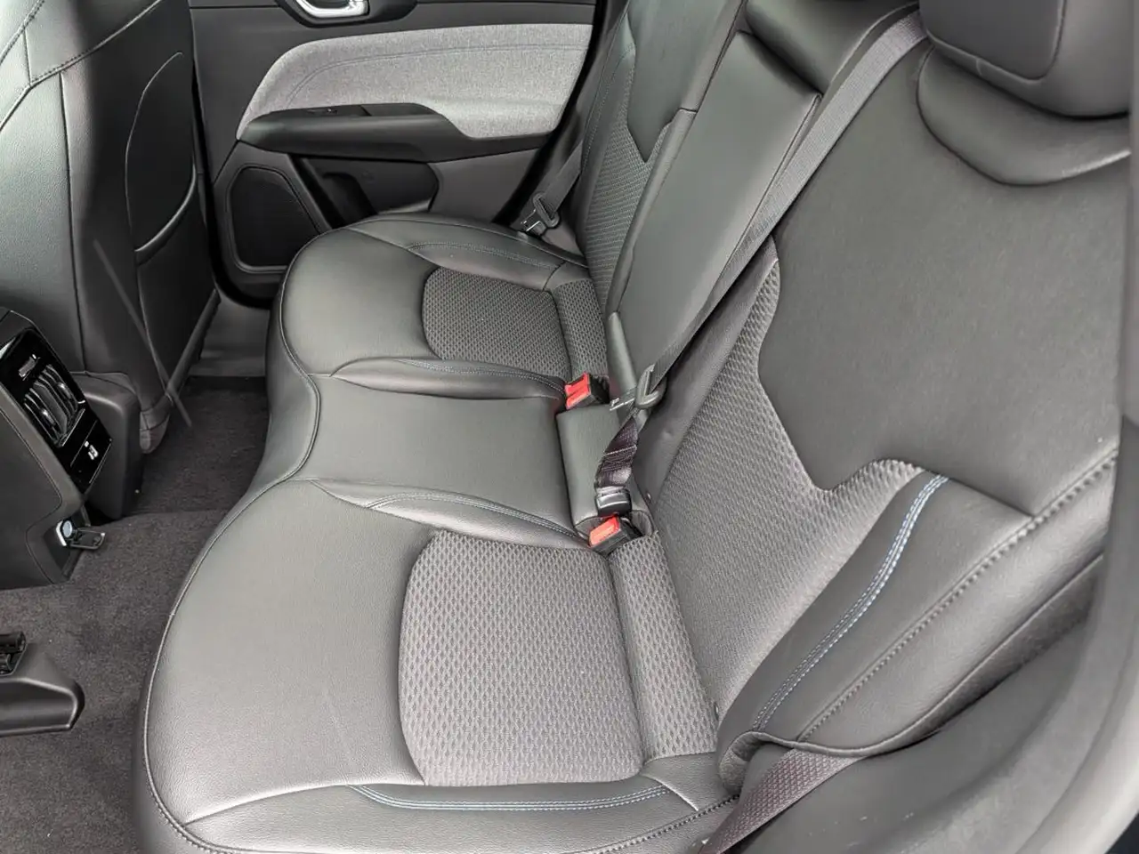 Jeep Compass - Image 8