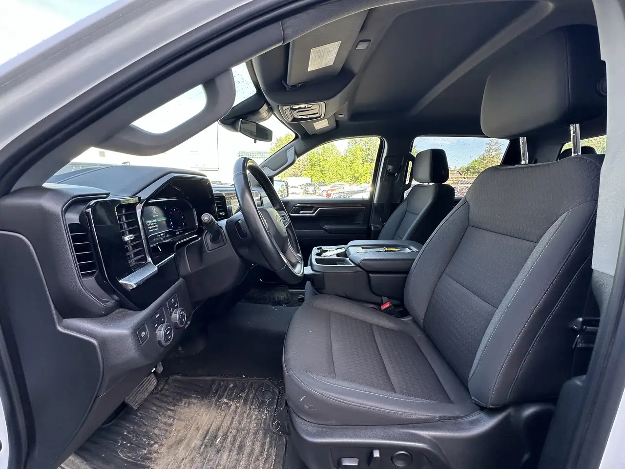 Chevrolet Silverado 1500 - Image 6