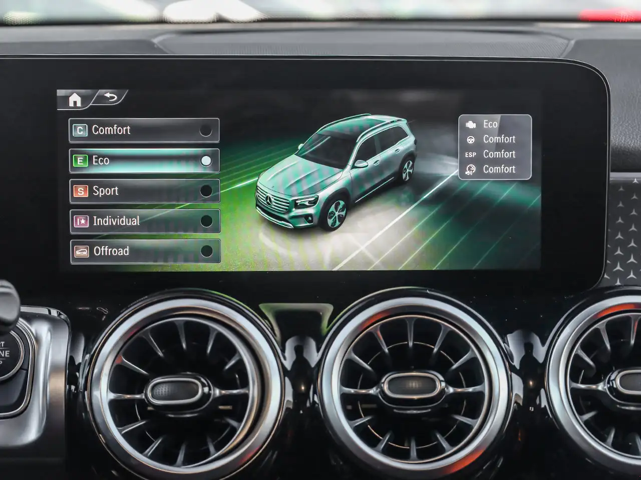 Mercedes-Benz GLB - Image 24