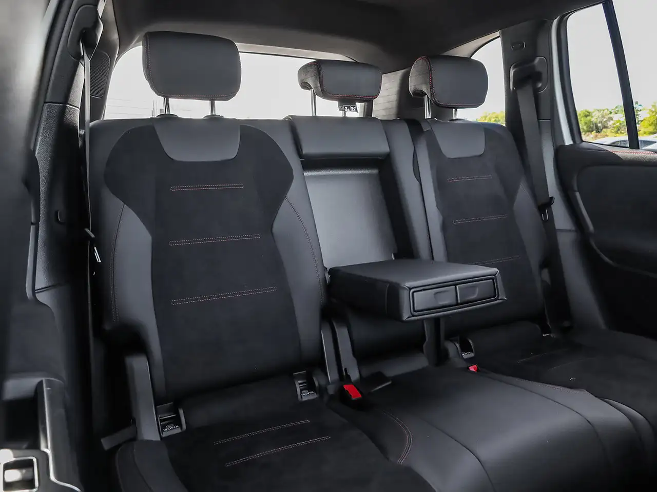 Mercedes-Benz GLB - Image 14