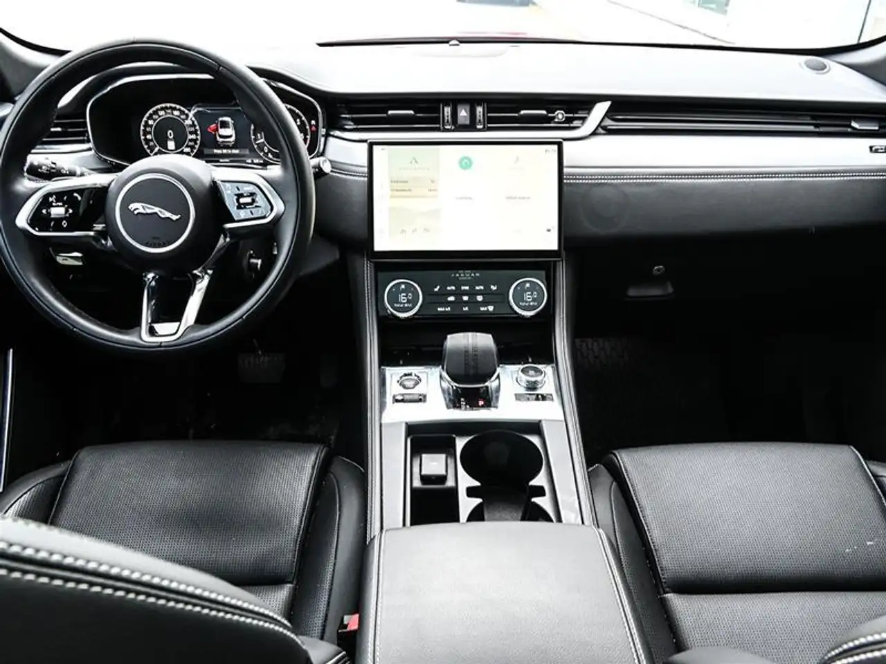 Jaguar F-Pace - Image 26