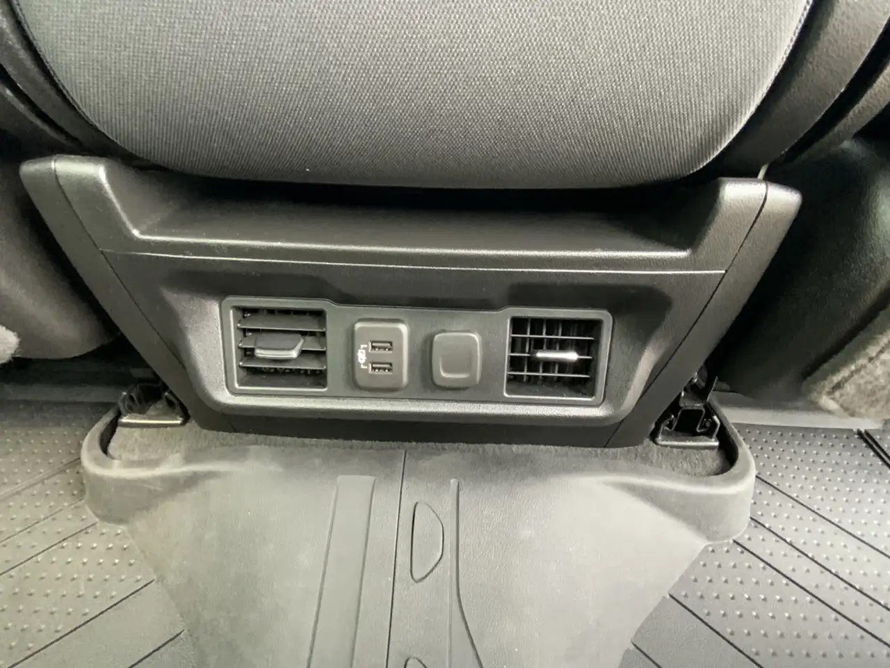 Chevrolet Silverado 1500 - Image 27