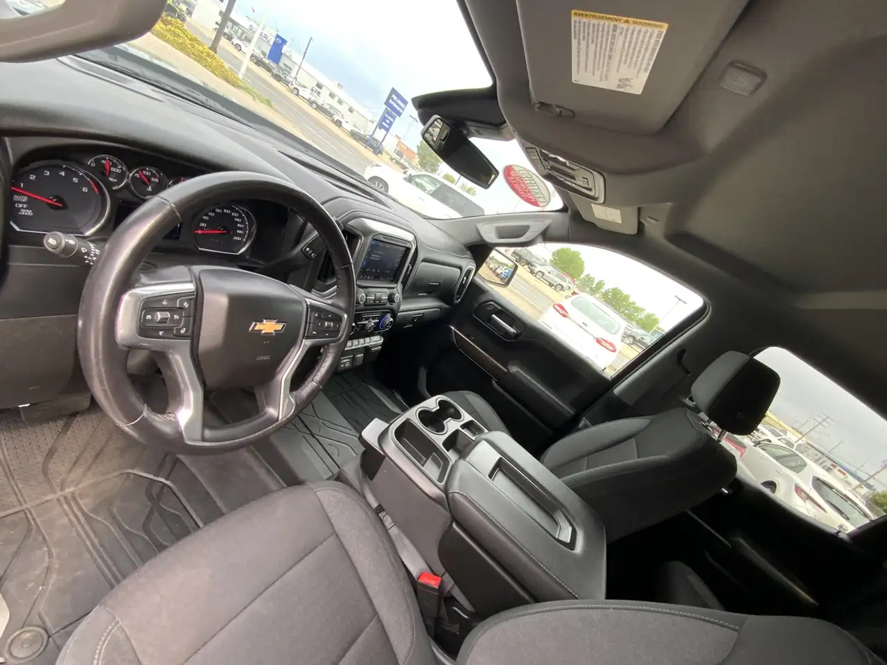 Chevrolet Silverado 1500 - Image 17