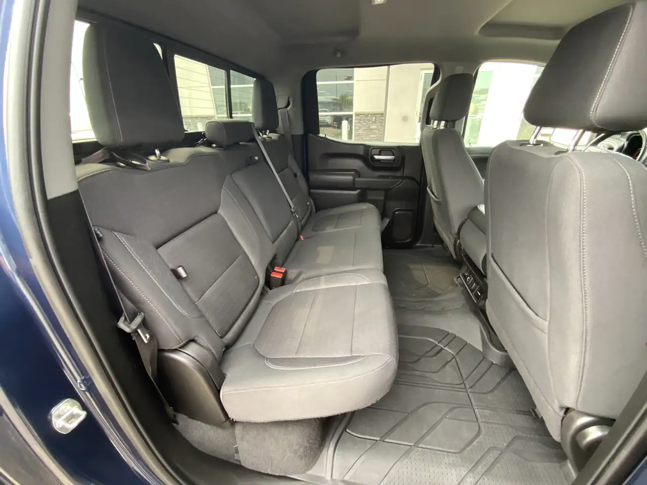 Chevrolet Silverado 1500 - Image 25
