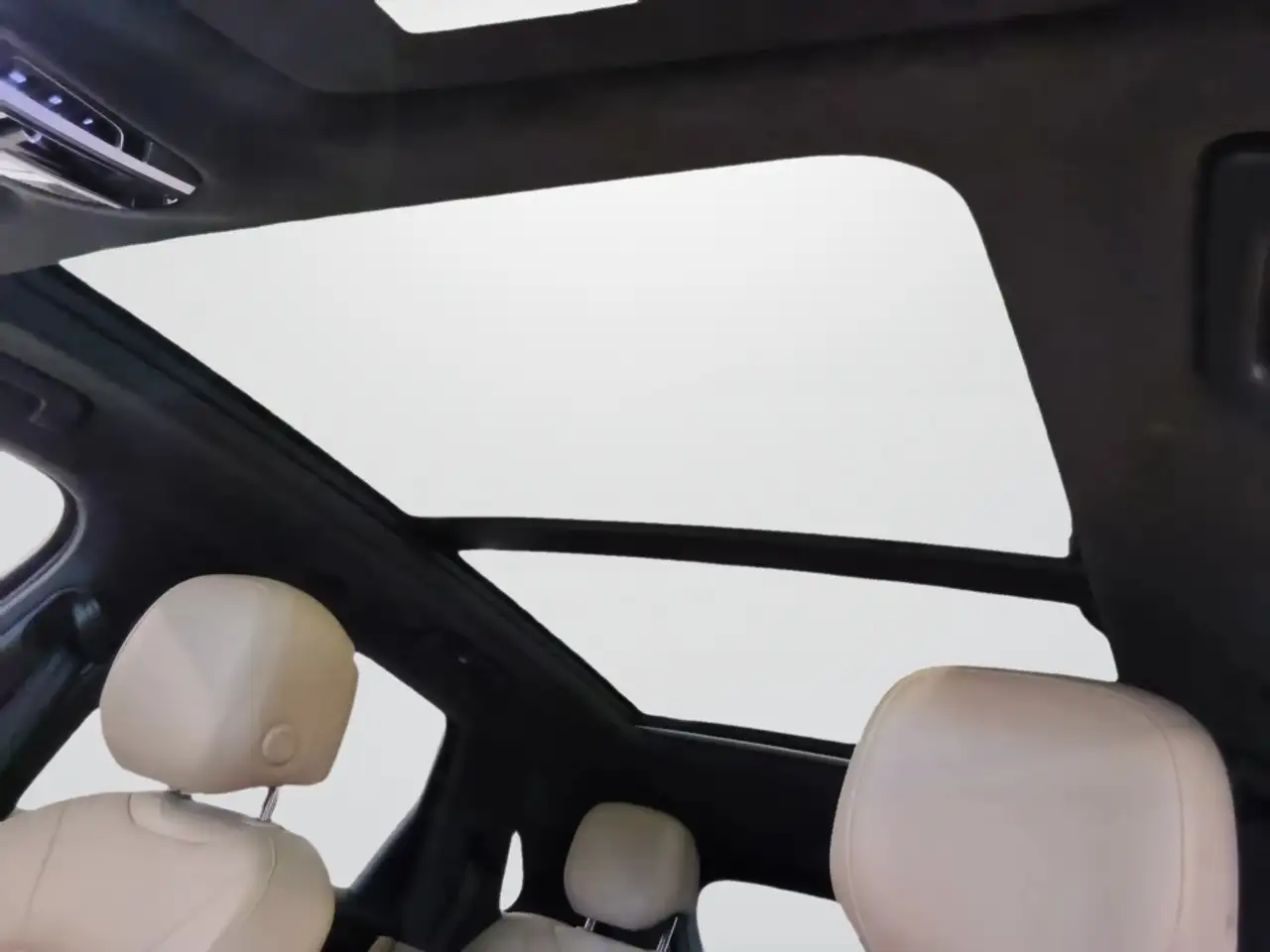 Porsche Cayenne - Image 11