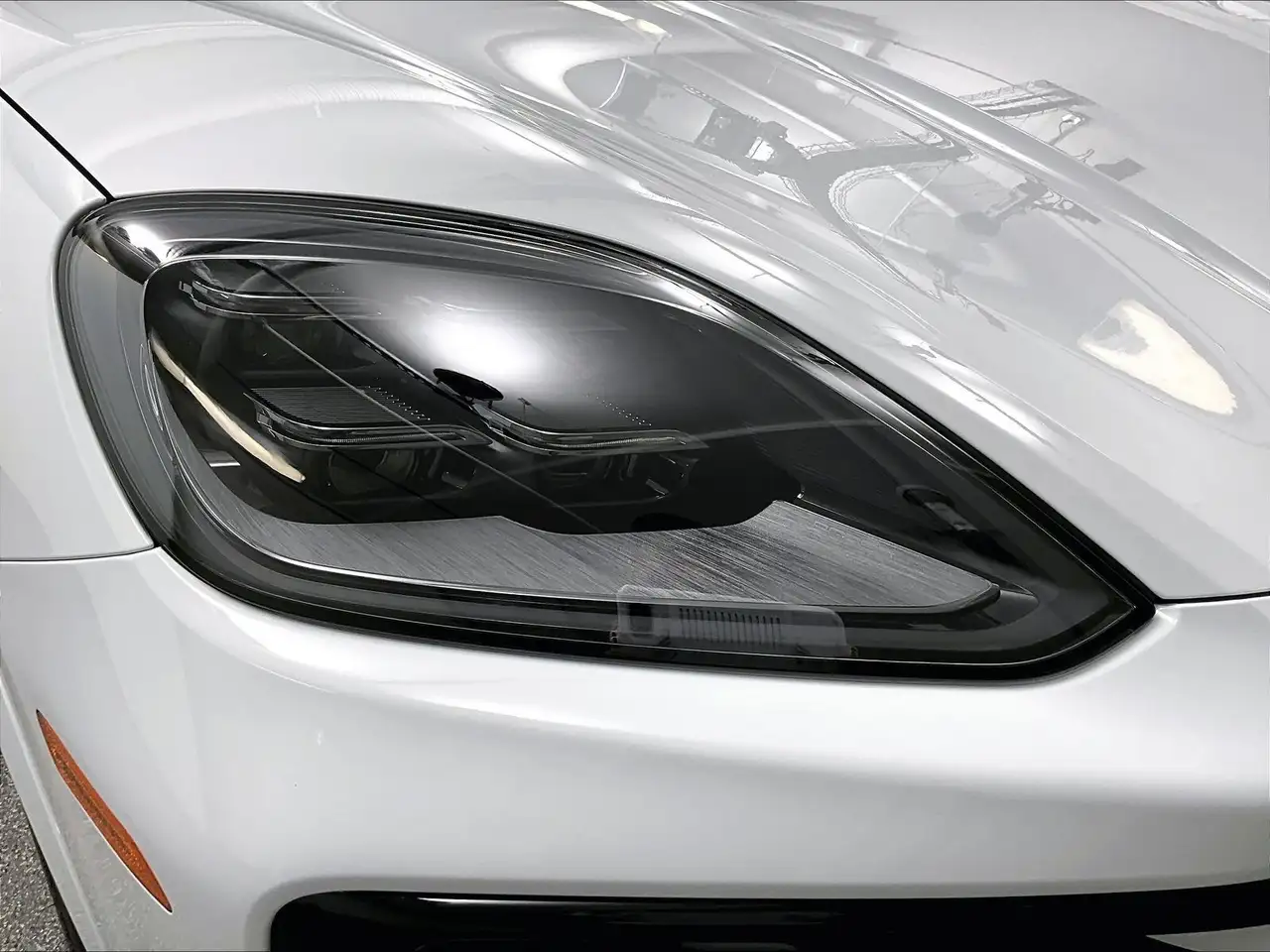 Porsche Cayenne - Image 32