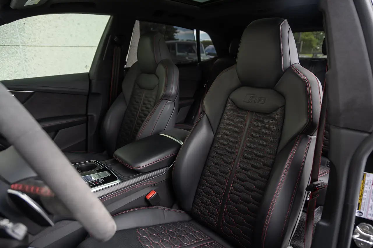 Audi RS Q8 - Image 16