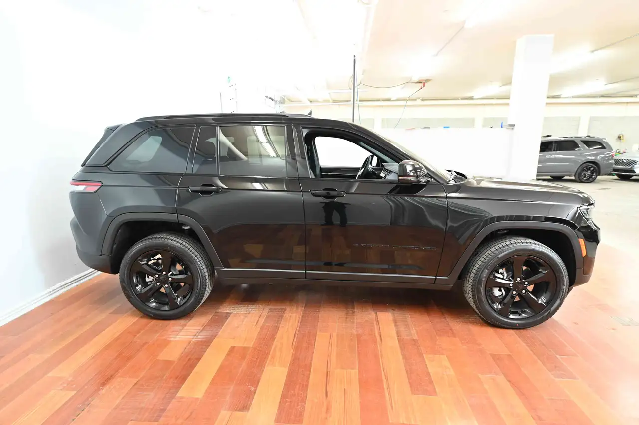 Jeep Grand Cherokee - Image 10