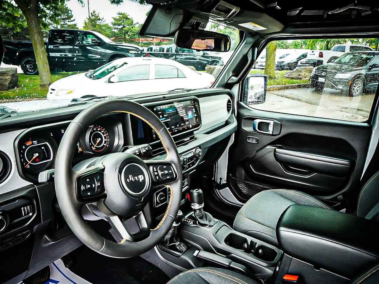 Jeep Wrangler - Image 13