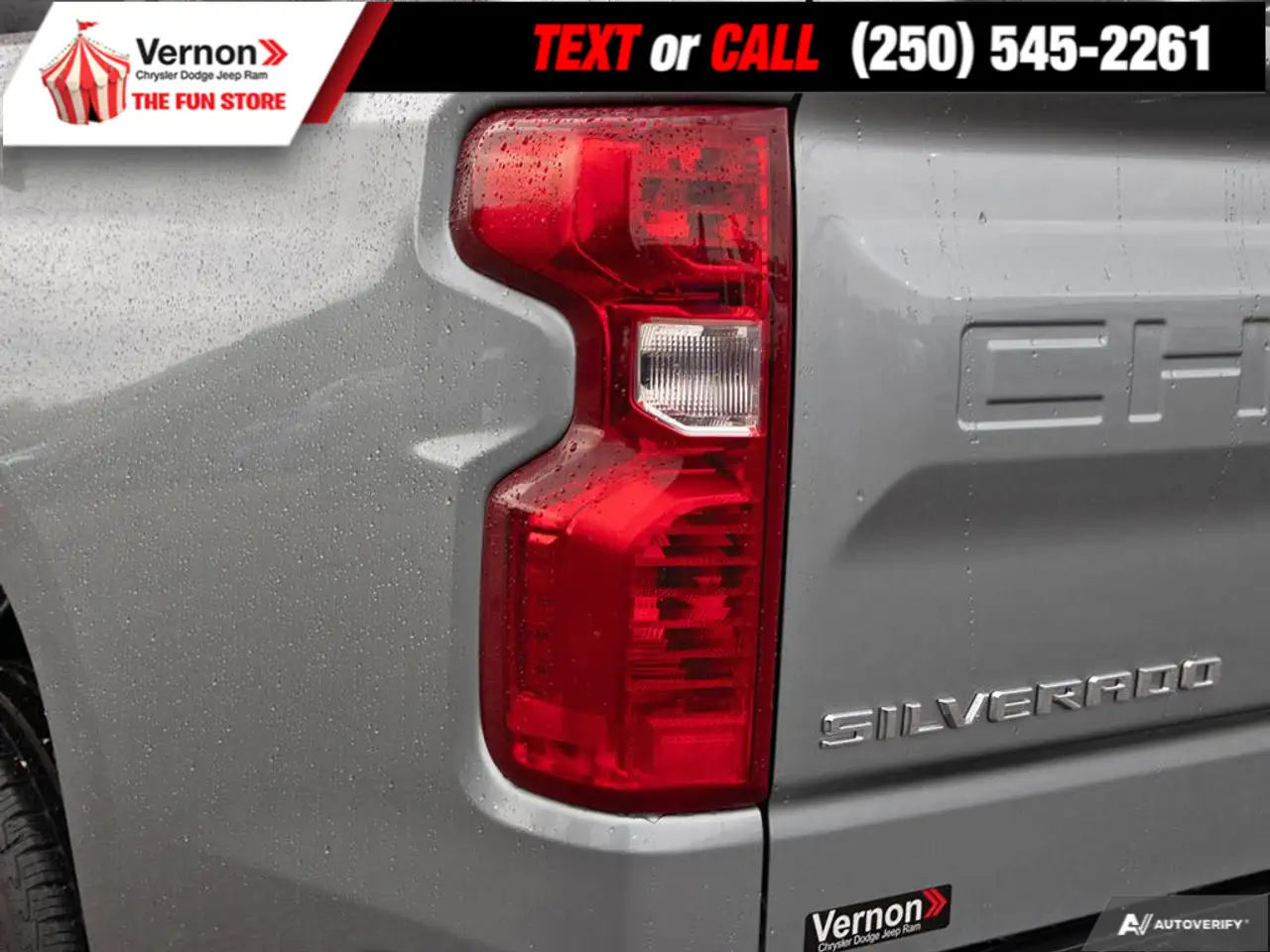 Chevrolet Silverado 1500 - Image 12