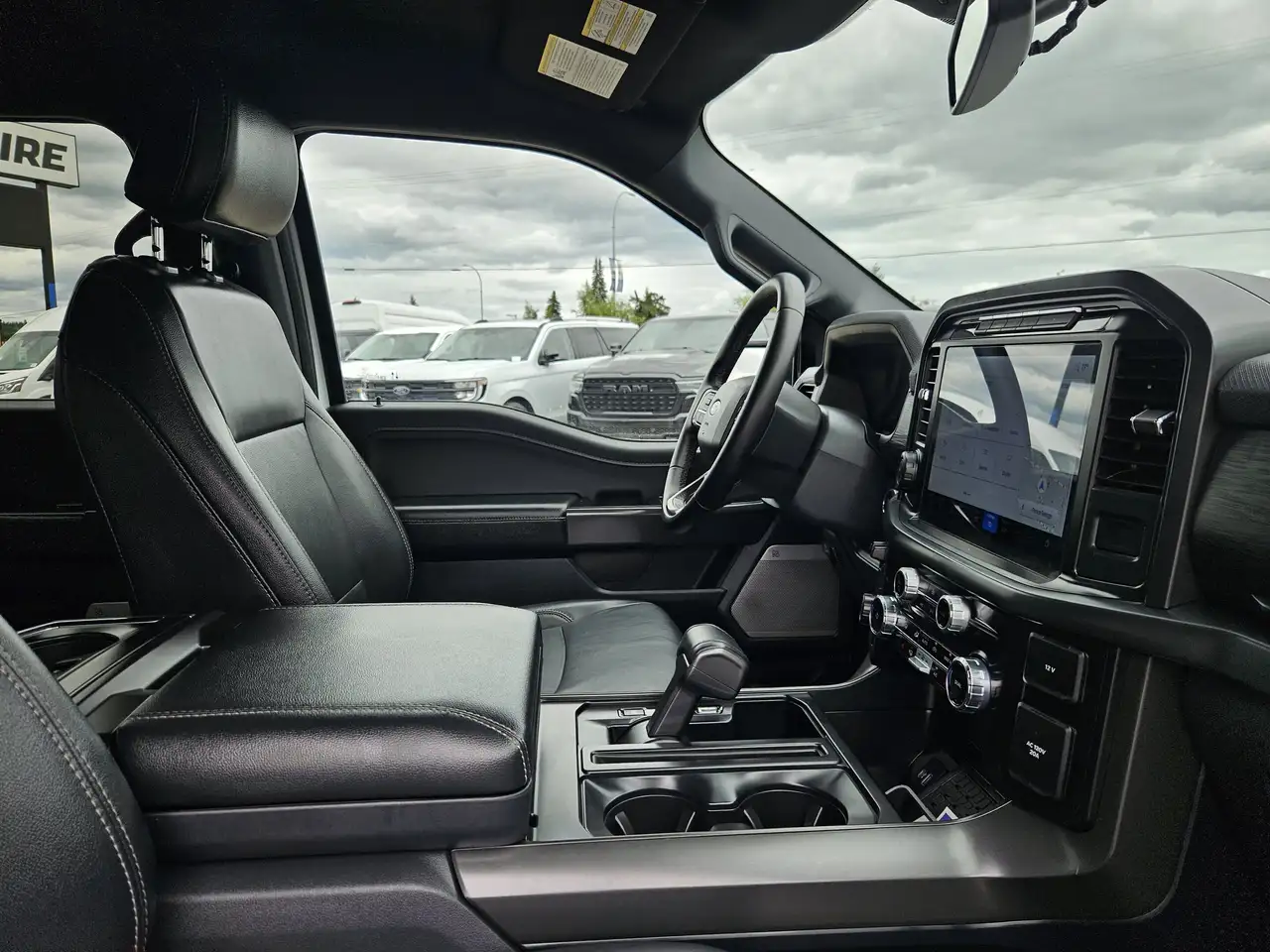Ford F-150 - Image 32