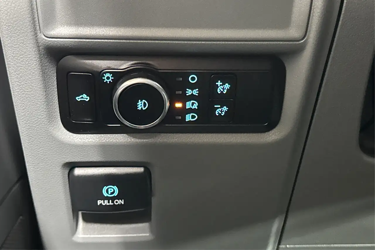 Ford F-150 - Image 19