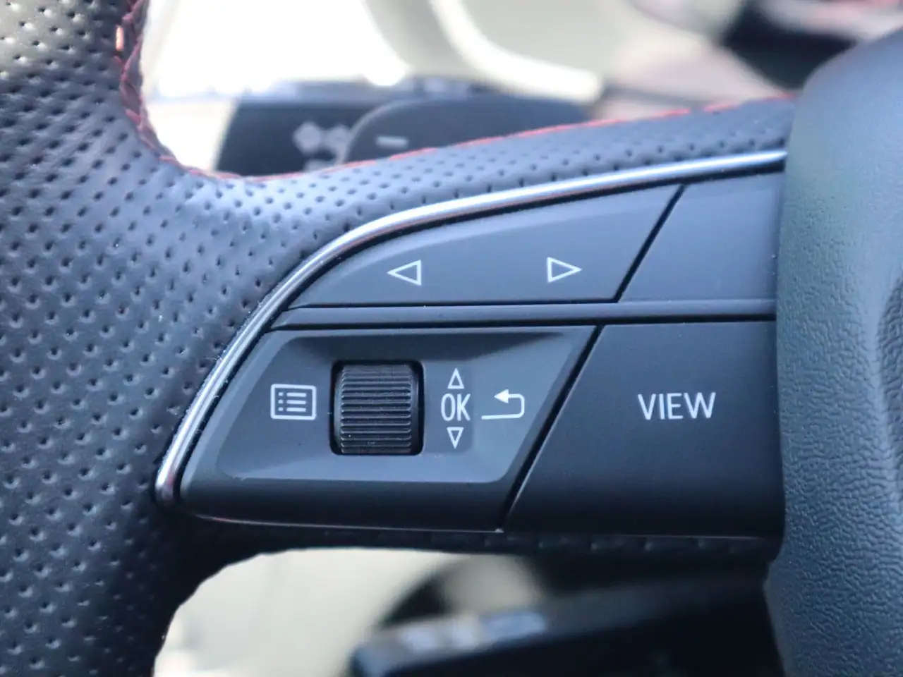 Audi SQ5 - Image 23