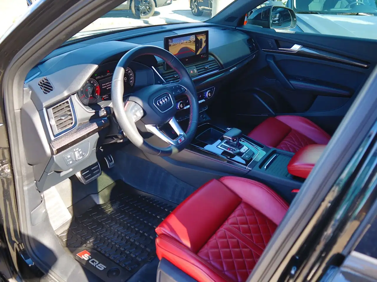 Audi SQ5 - Image 17
