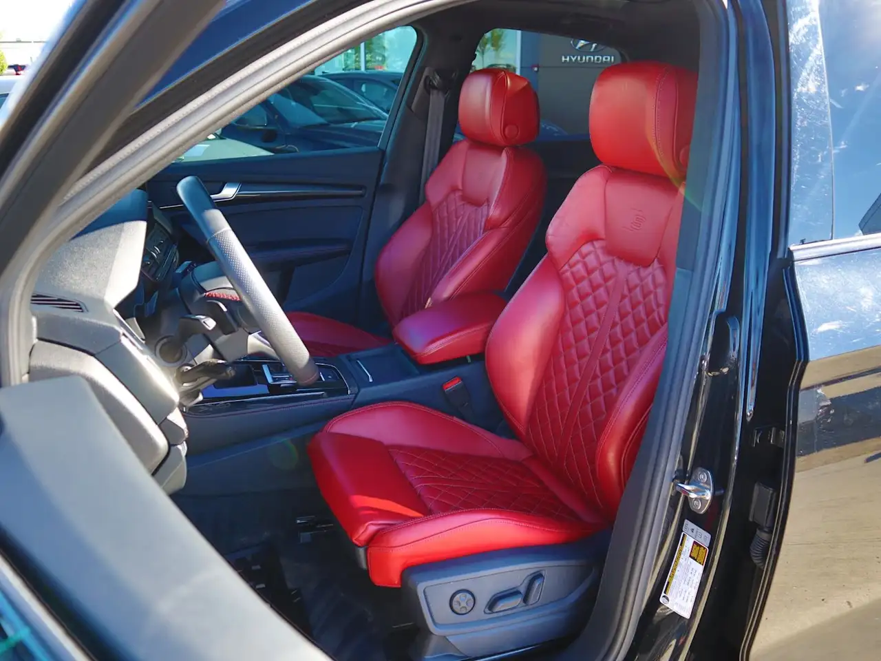 Audi SQ5 - Image 29