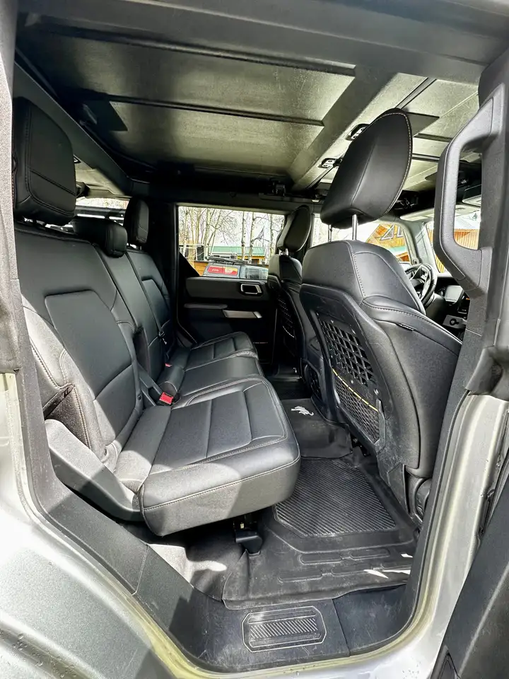 Ford Bronco - Image 10