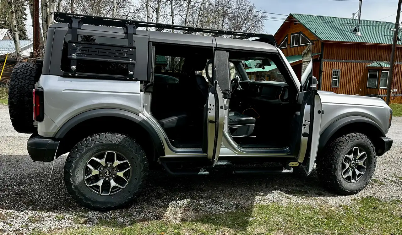 Ford Bronco - Image 8